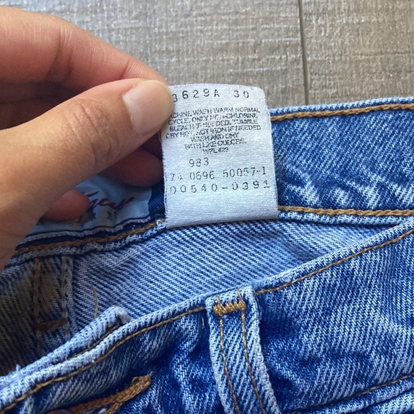 Vintage Levi’s Relaxed Fit Loose Denim Jeans 540 - Picture 6 of 6